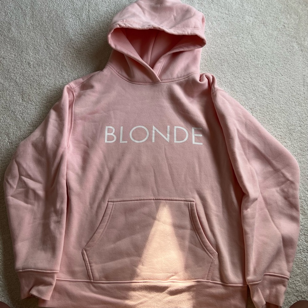 Brunette the label: Blonde